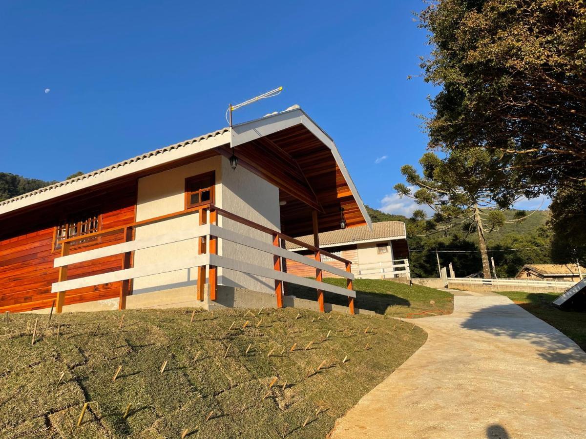 Chale Amanhecer Hotel Santo Antonio do Pinhal Bagian luar foto